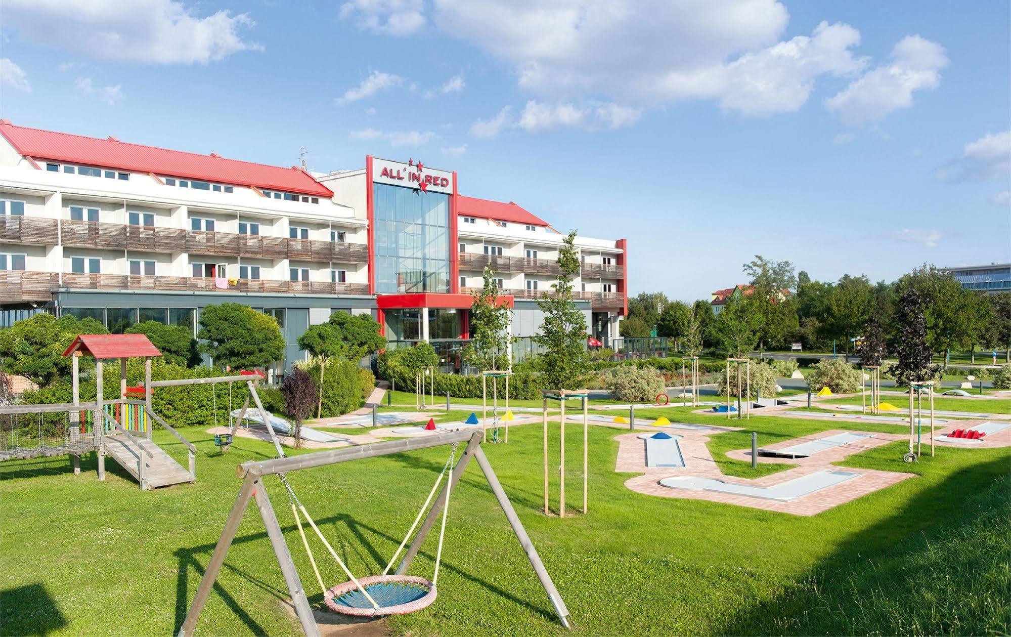All In Red Thermenhotel Lutzmannsburg Exterior foto